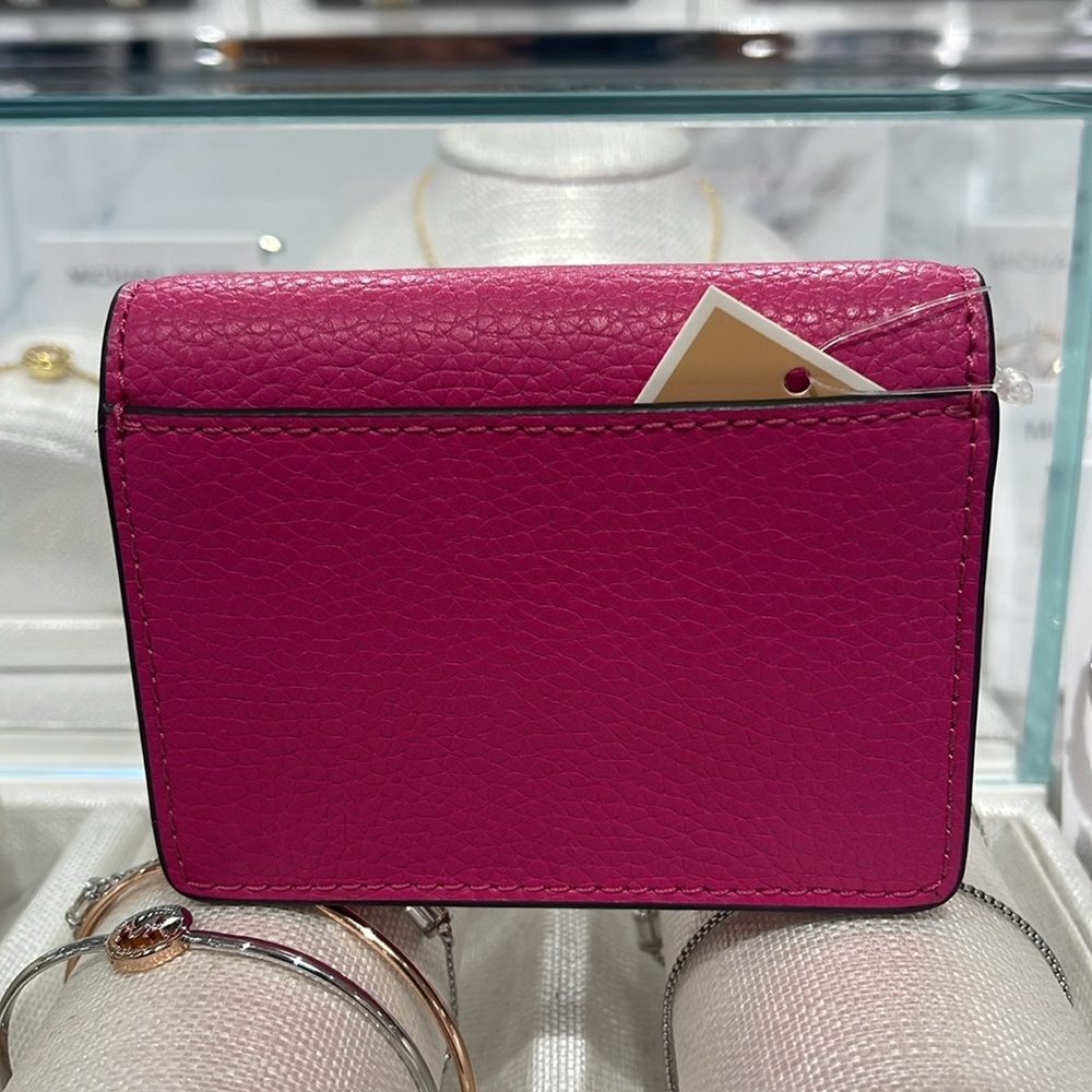 MICHAEL KORS Carson Small Pebbled Leather Flap Wallet
DRAGONFRUIT
NWT - Picture 6 of 16